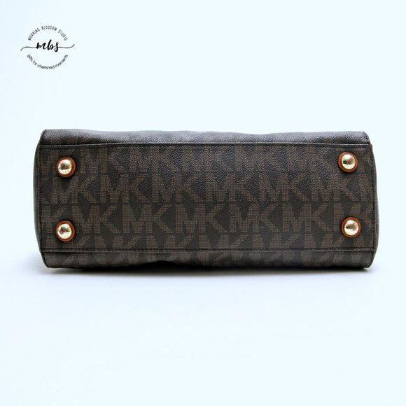 Michael Kors Cynthia Signature Medium Satchel - Picture 9 of 13